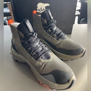 Sorel Kinetic Breakthru Venture Mid Waterproof Boot